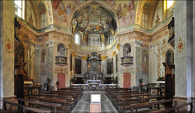 Vue intérieur de la Madonna del Sasso