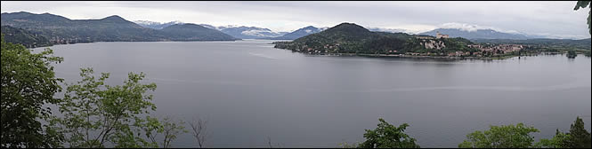 Vue depuis le château d'Arona