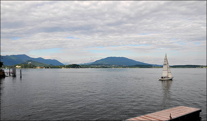 Vue sur le lac Majeur depuis Belgirate