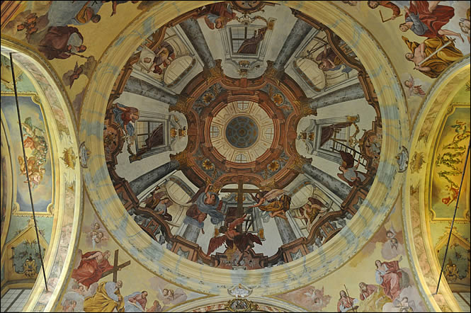 La coupole de la Madonna del Sasso