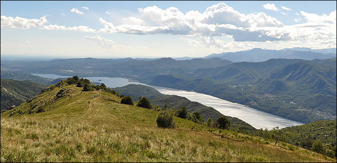 Vue sur le lac d'Orta depuis le Mottarone